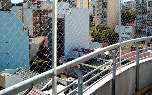 Instalación de redes de protección y seguridad para balcones y